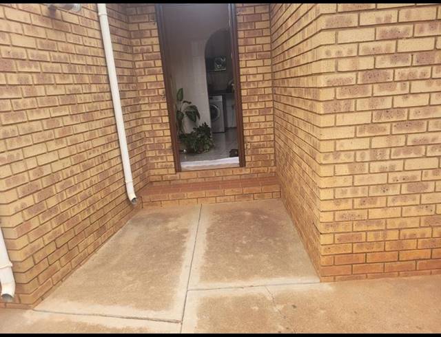 3 BEDROOM HOUSE FOR SALE IN CLARINA